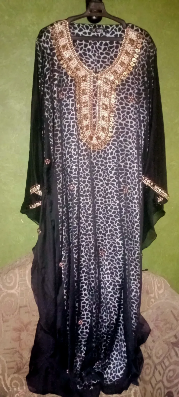 عبايه اماراتى سواريه