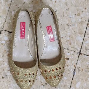 جزمه سواريه مقاس 37استخدام مره فقط